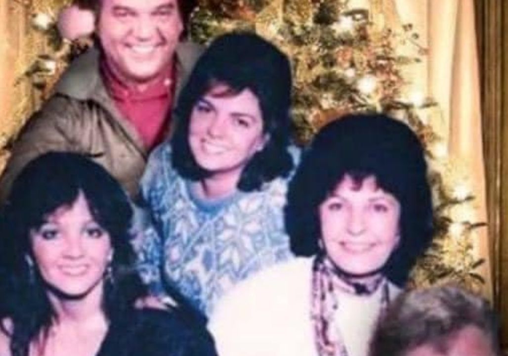 SHOCKING REVELATION Conway Twitty’s Secret About His Wife and Children